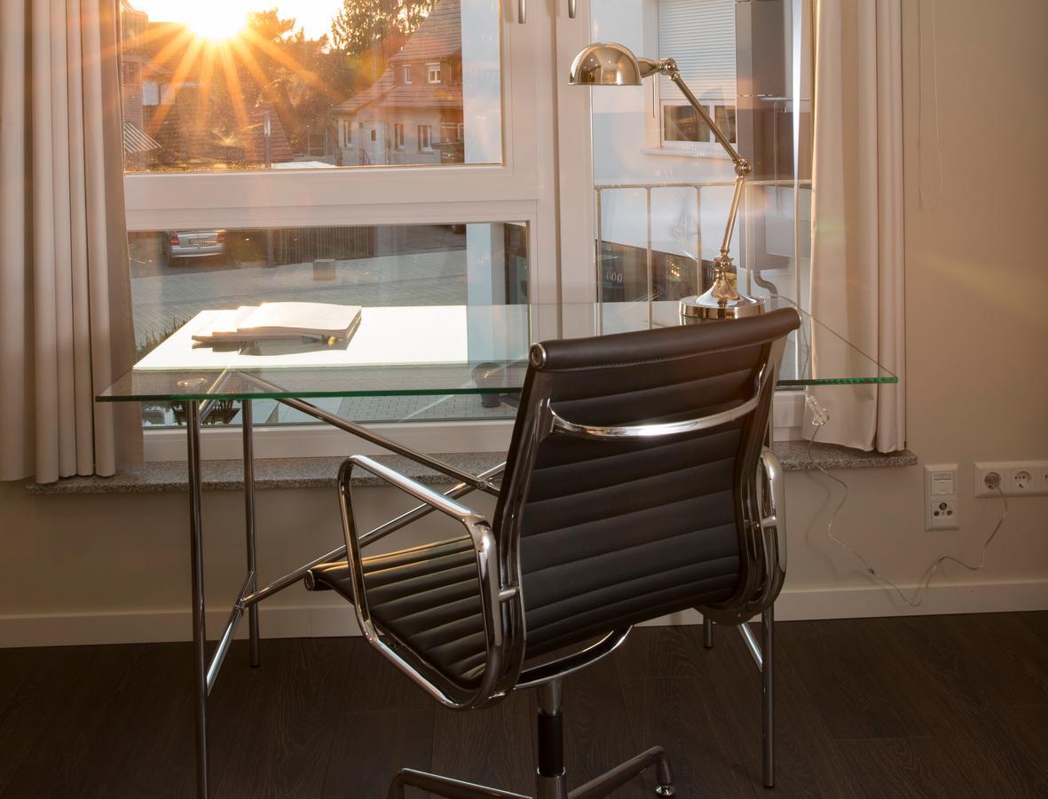 Logis First Class Business Suites Renningen Dış mekan fotoğraf